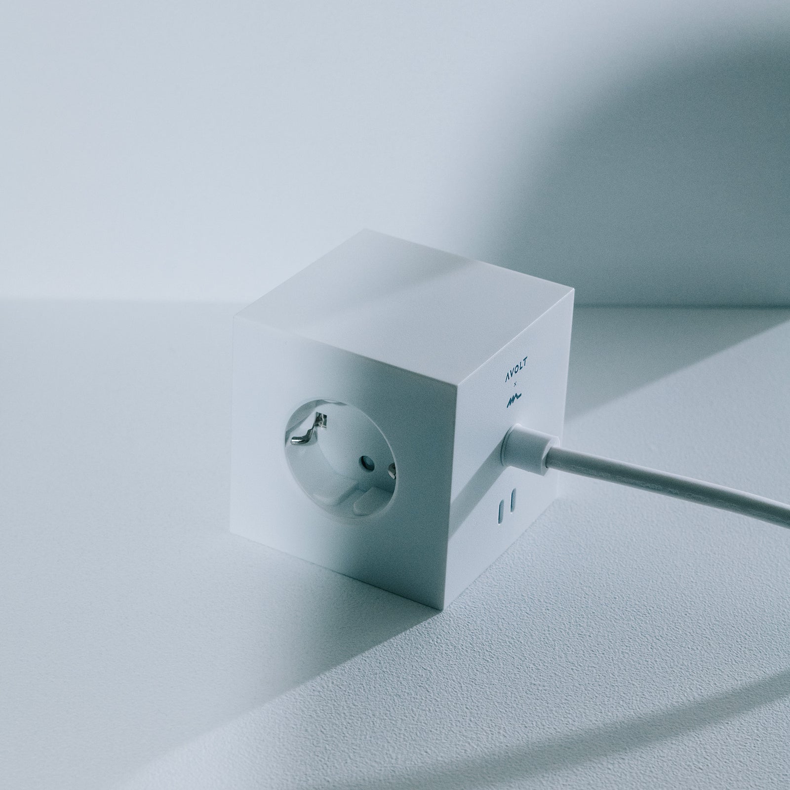 Square 1 (USB C) – Martinelli Luce Hvítur (1,8m)