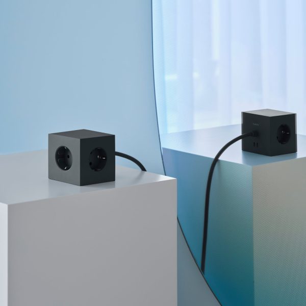 SQUARE 1 (USB C) – STOKKHÓLMS SVARTUR