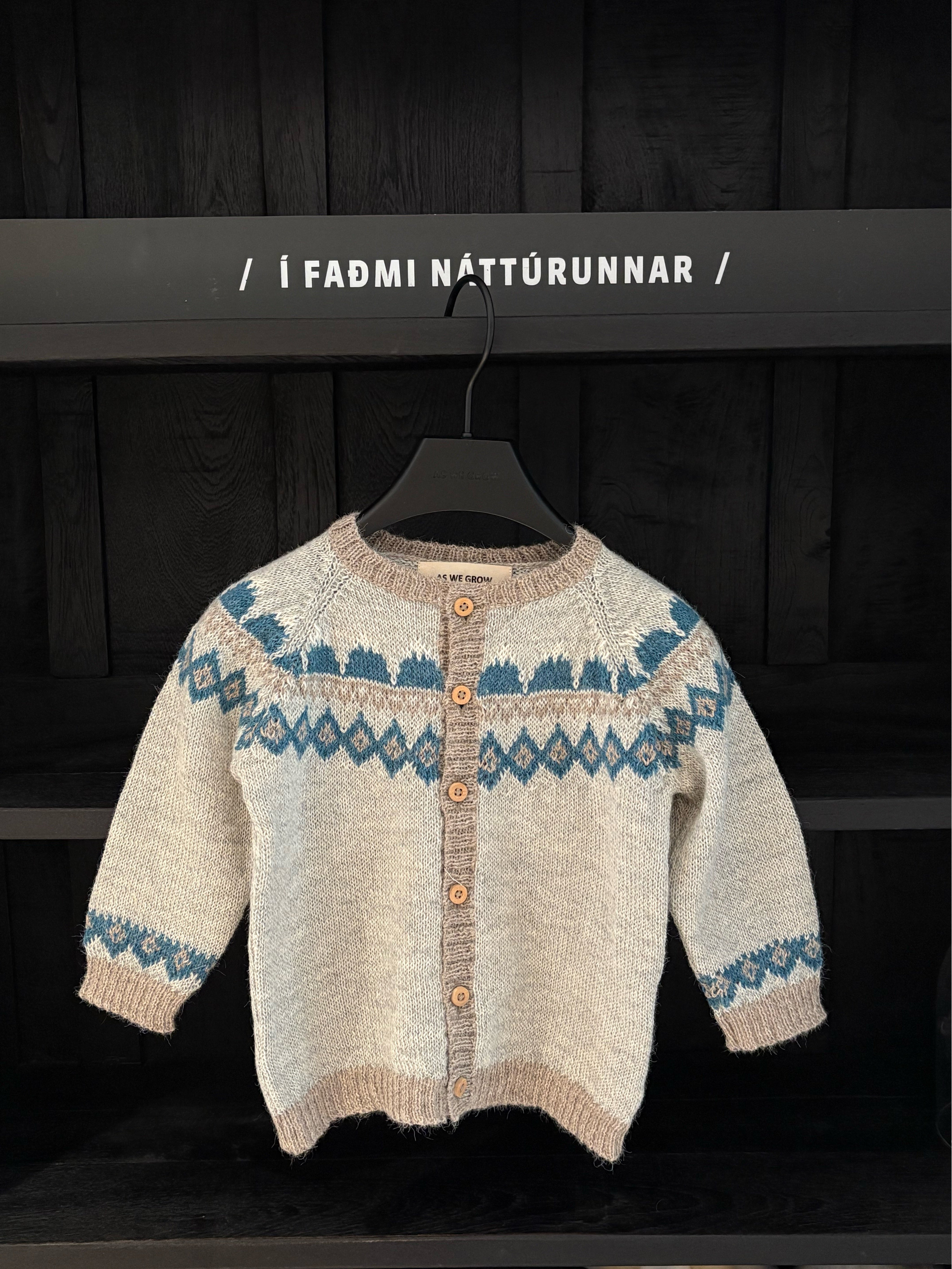 Mountain jakkapeysa - Pale grey