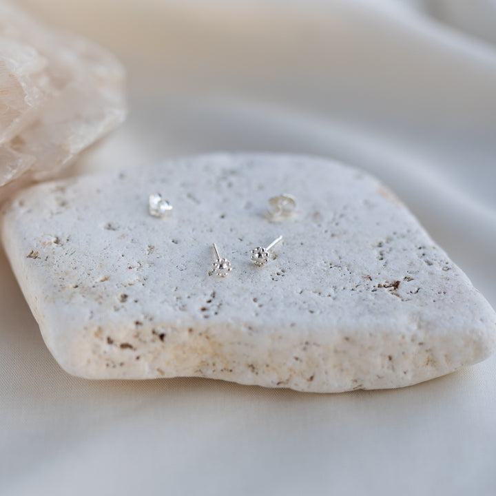 Daisy Dot Studs