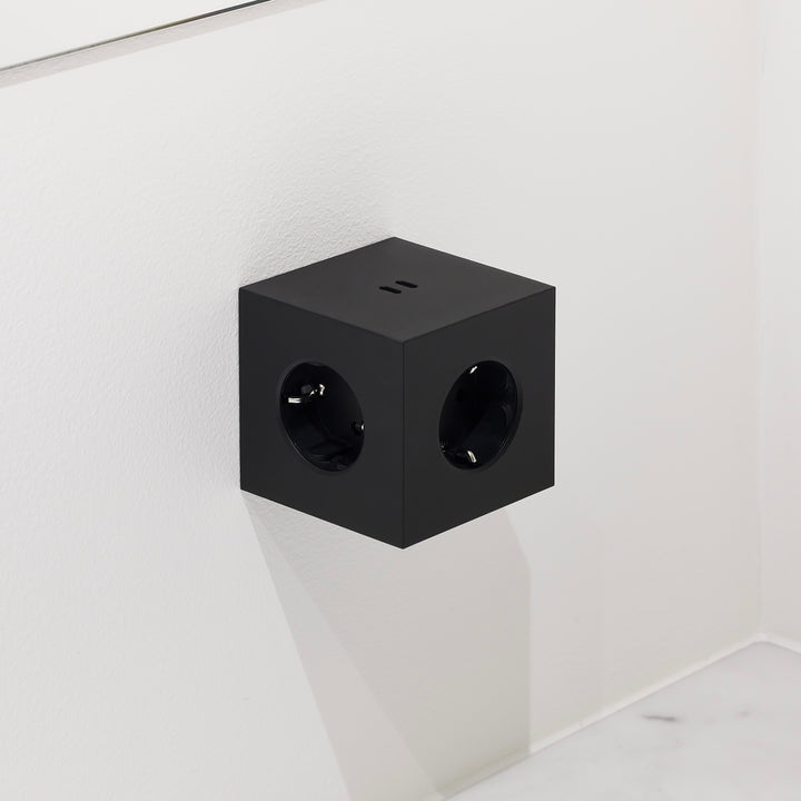 SQUARE 2 (USB C) – STOKKHÓLMS SVARTUR