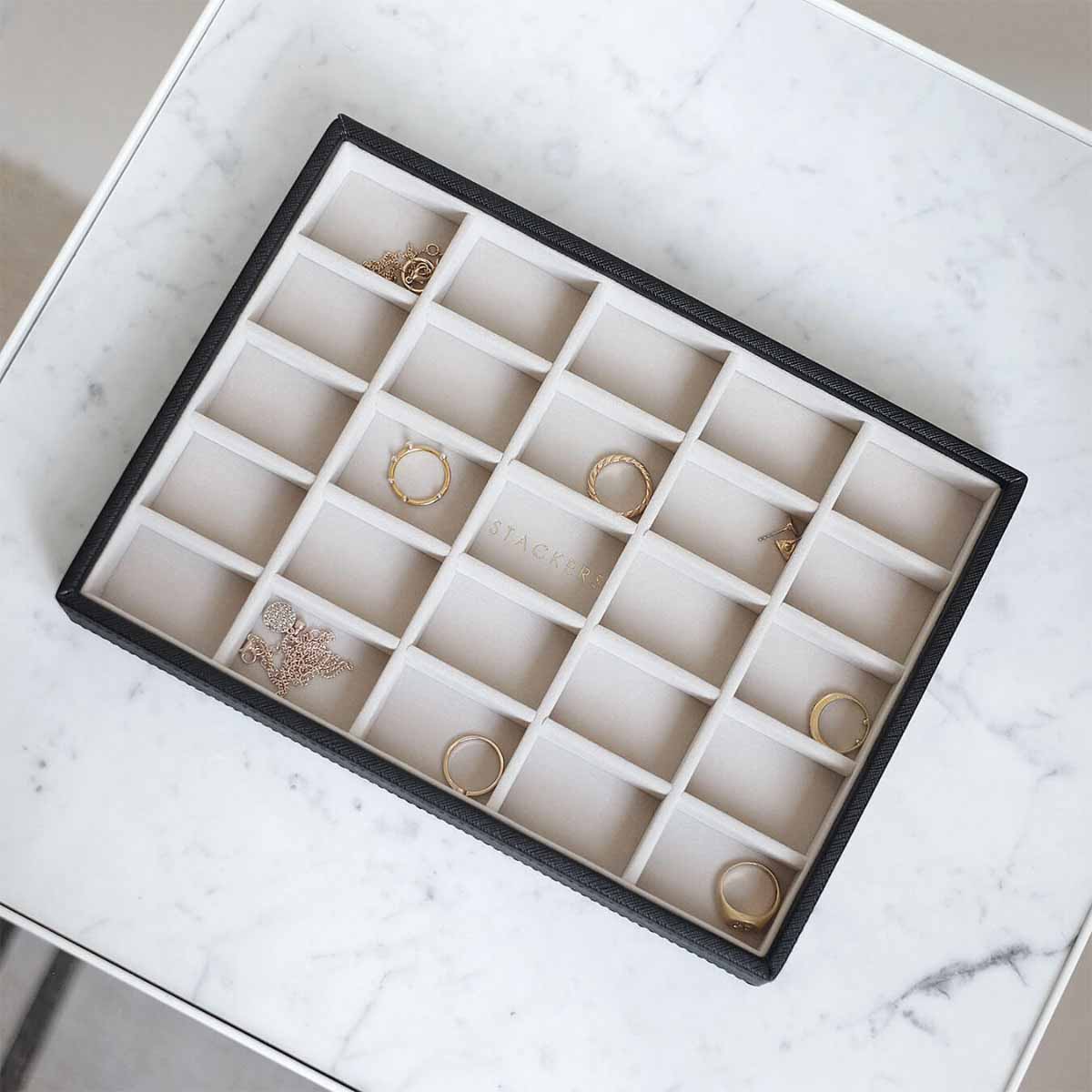 Classic Svartur - bakki með 25 hólfum