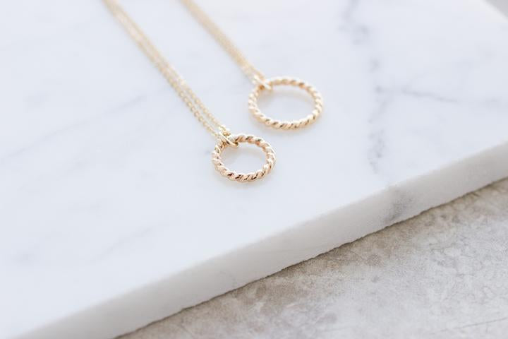 Twist Necklace