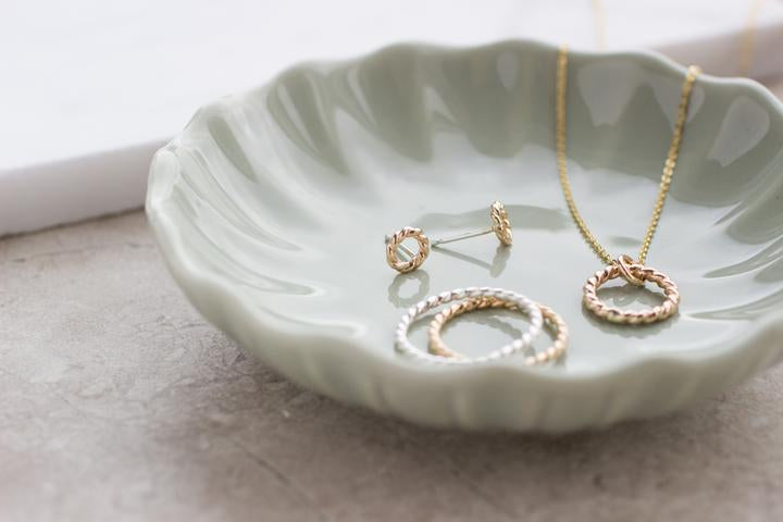 Twist Necklace