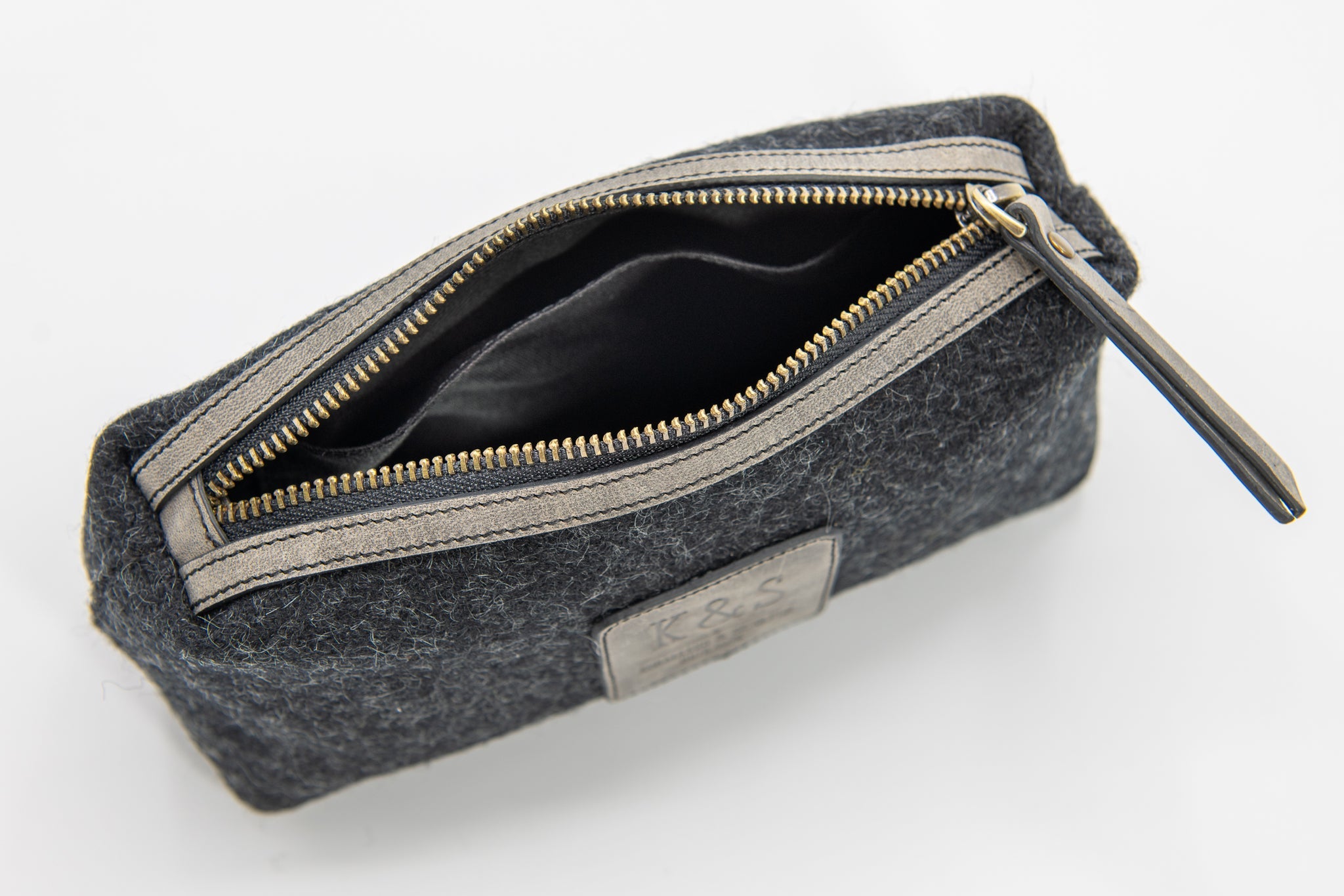 K&S Snyrtitaska svarti sauðurinn