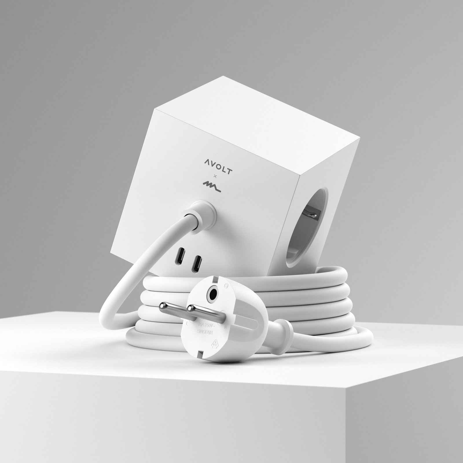 Square 1 (USB C) – Martinelli Luce Hvítur (1,8m)