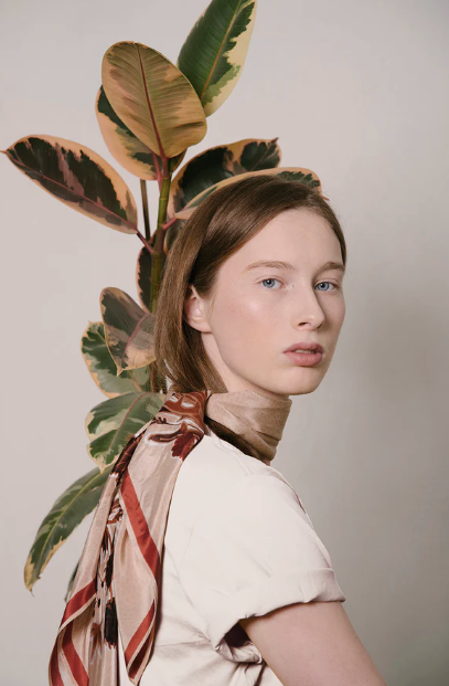 TÁGAMURA SILK SCARF