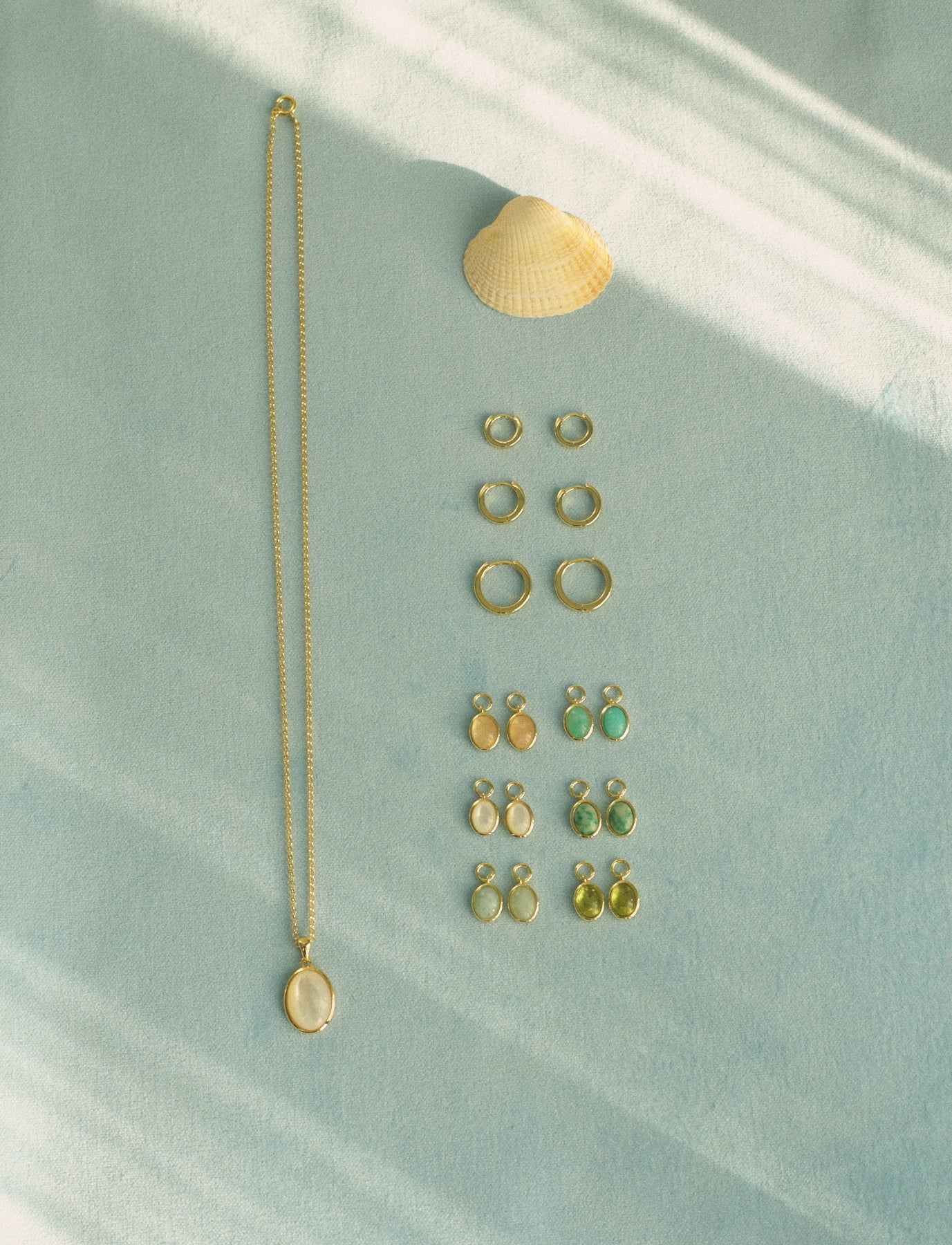 Oval Stone Necklace - Mother of Pearl