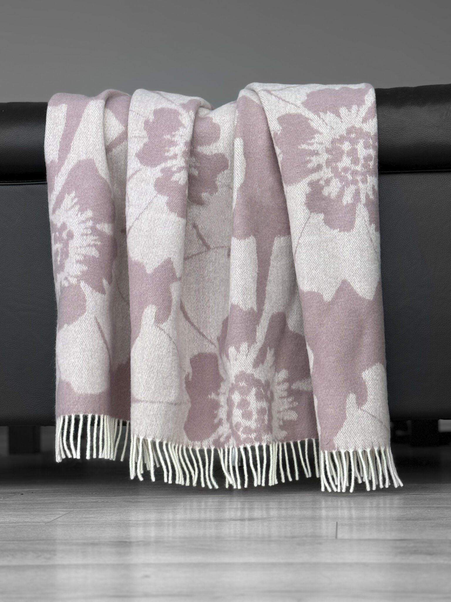 Ullarteppi Villiblóm Antikbleikt