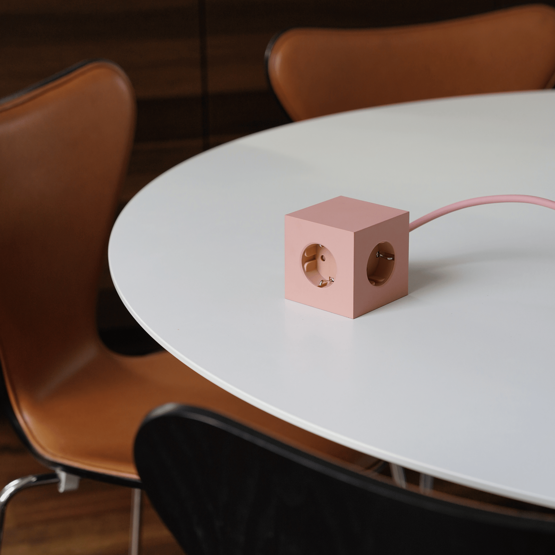 Square 1 (USB C) – Antik Bleikur (1,8m)